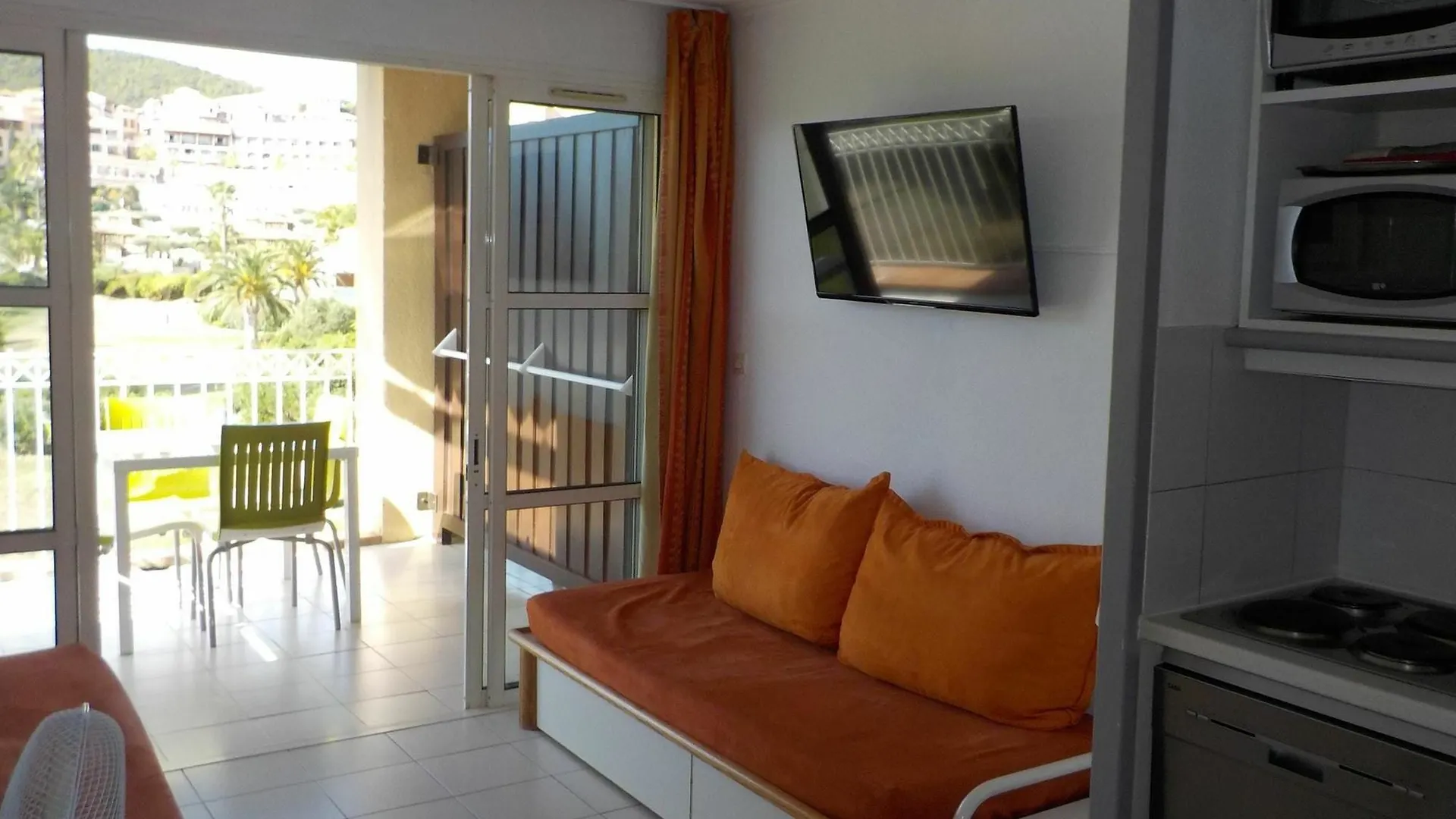 Apartment With One Bedroom In Agay Saint-Raphael, With Wonderful Sea V  Saint-Raphaël