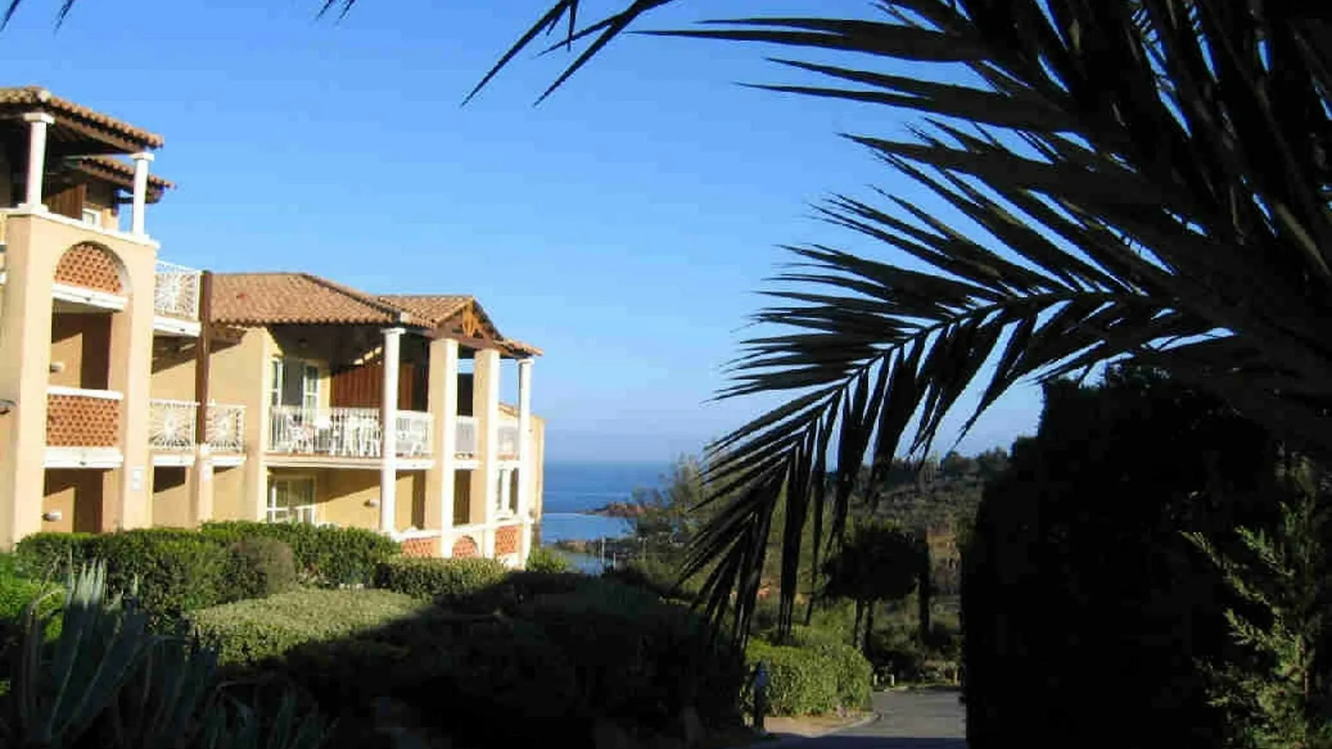 Apartment With One Bedroom In Agay Saint-Raphael, With Wonderful Sea V צרפת