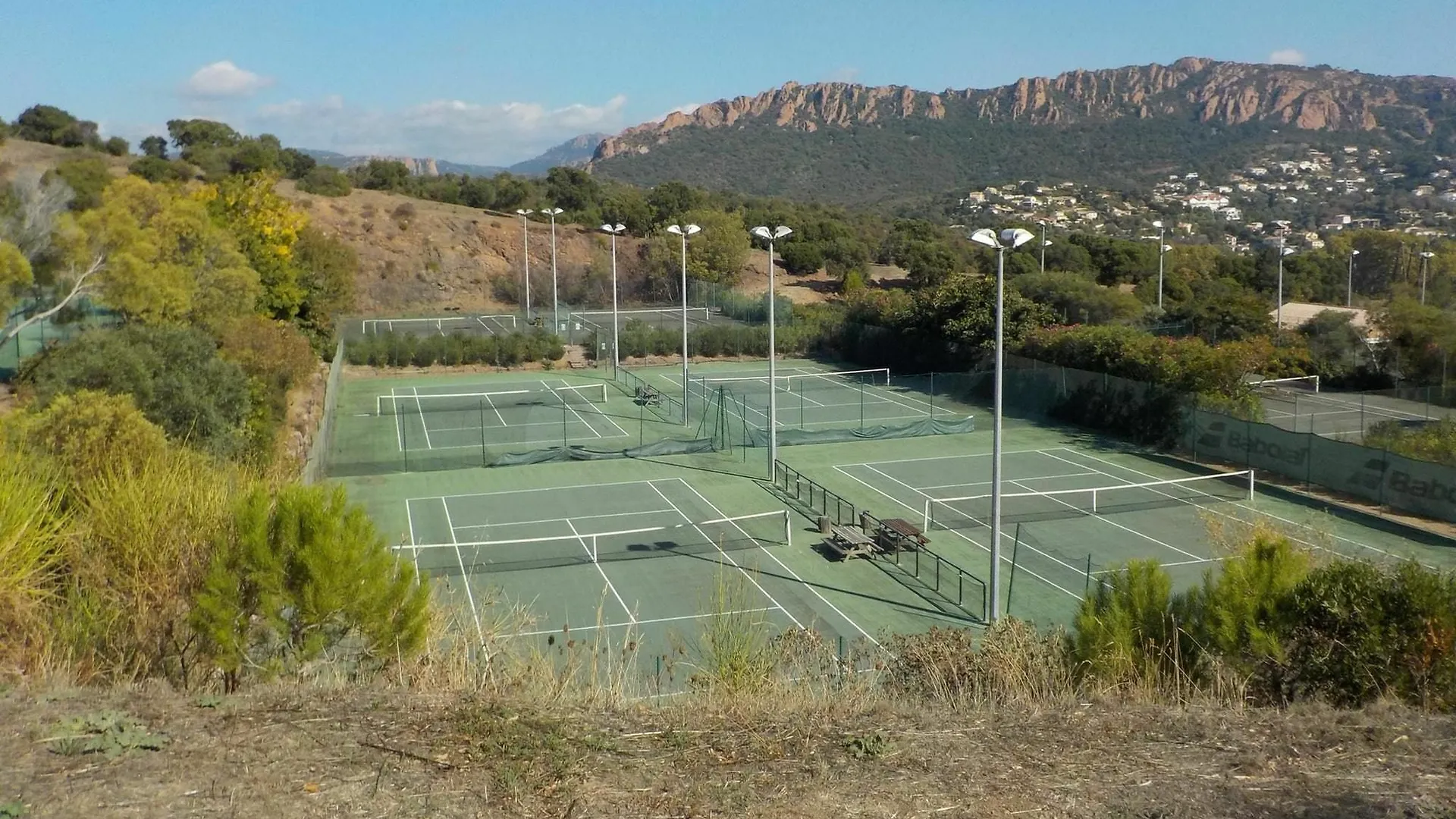 Apartment With One Bedroom In Agay Saint-Raphael, With Wonderful Sea V 0*, Saint-Raphaël צרפת