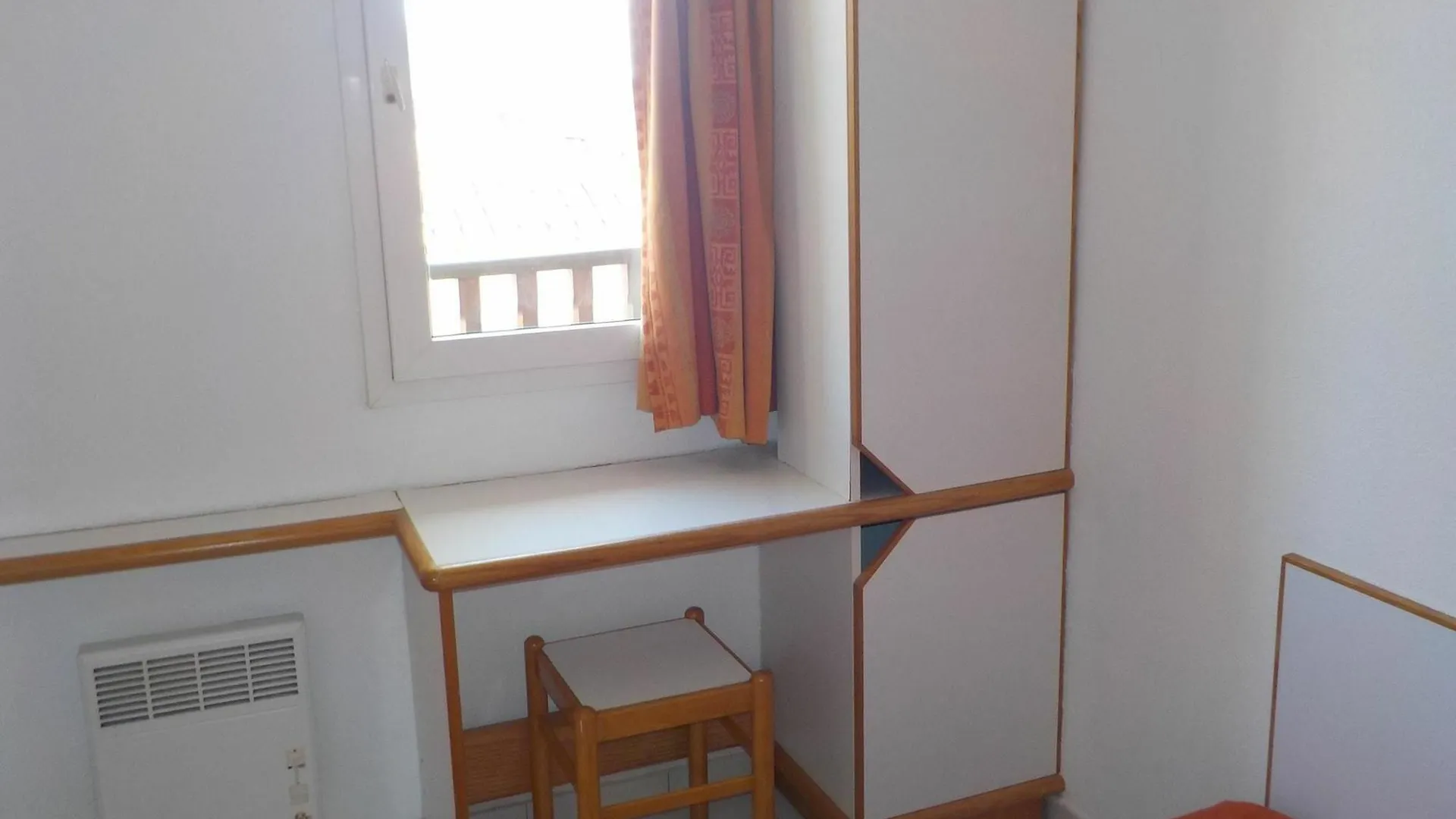 Apartment With One Bedroom In Agay Saint-Raphael, With Wonderful Sea V צרפת