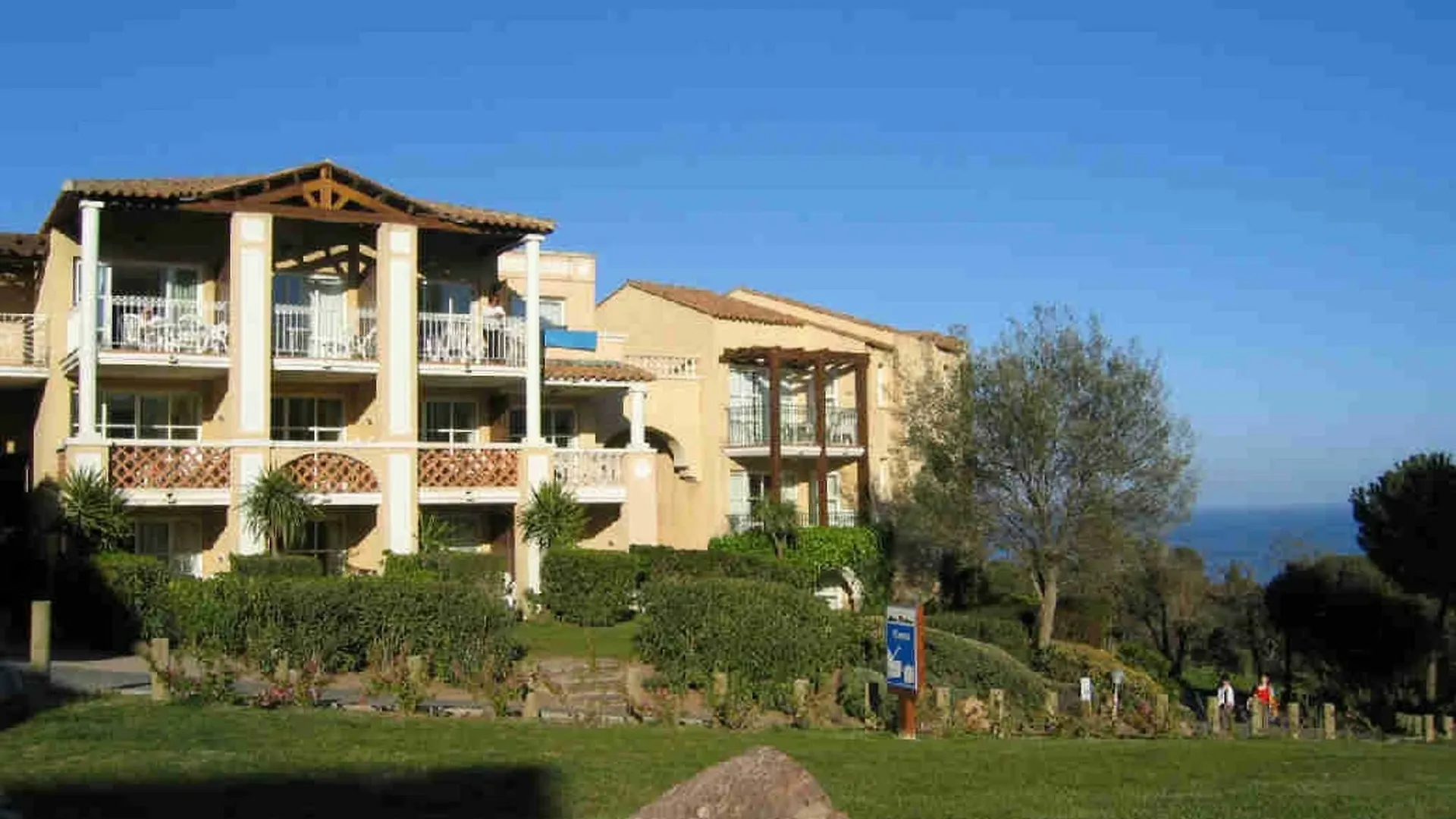Apartment With One Bedroom In Agay Saint-Raphael, With Wonderful Sea V